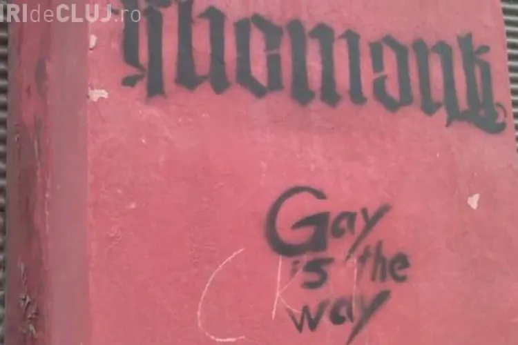 ”Gay is the way”, însemne scrise pe o stradă din centrul Clujului - FOTO
