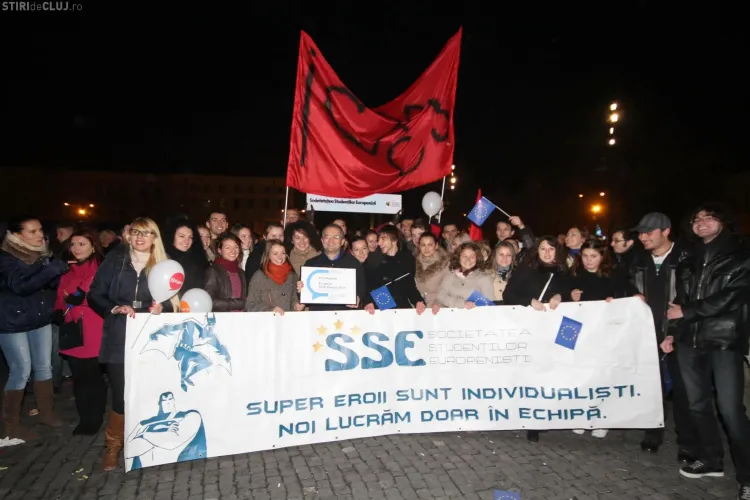 Moment ISTORIC! Cluj-Napoca va fi Capitala Europeană a Tineretului în 2015. Succesul, sărbătorit în Piața Unirii - FOTO