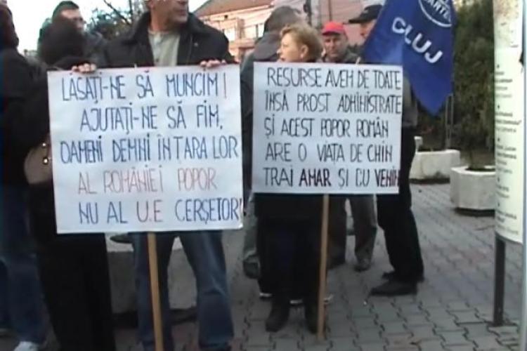 Protest în faţa Prefecturii CLUJ. Cartel Alfa cere eliminarea măsurilor de austeritate - VIDEO