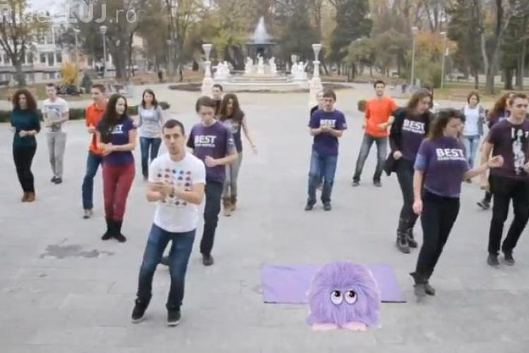 ”Gangnam Style” la Cluj, în fața clădirii Casino - VIDEO  