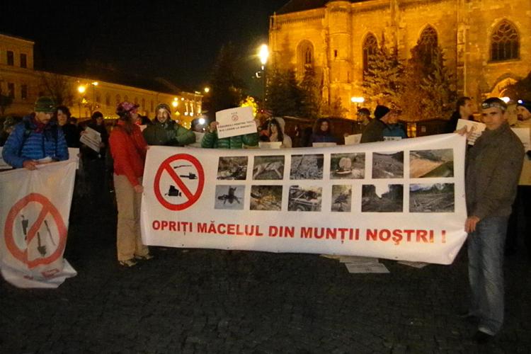 Protest pentru protejarea pădurilor în Piața Unirii - FOTO și VIDEO