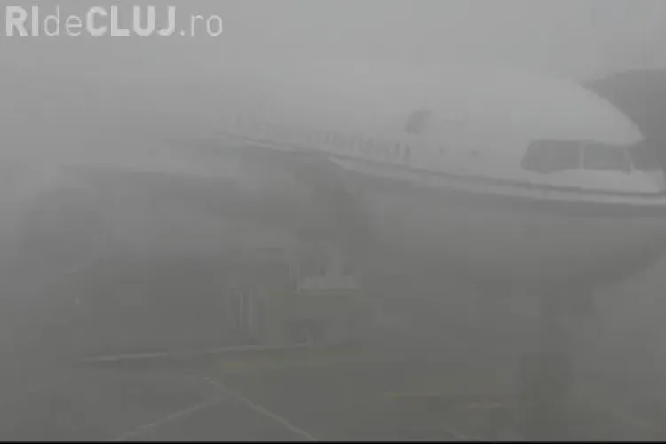 Aeroportul din Cluj este paralizat de ceață și luni dimineața