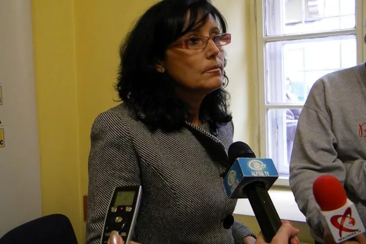 Steluţa Cătăniciu: Poliţia şi RATUC fac presiuni asupra echipelor de campanie a USL - VIDEO