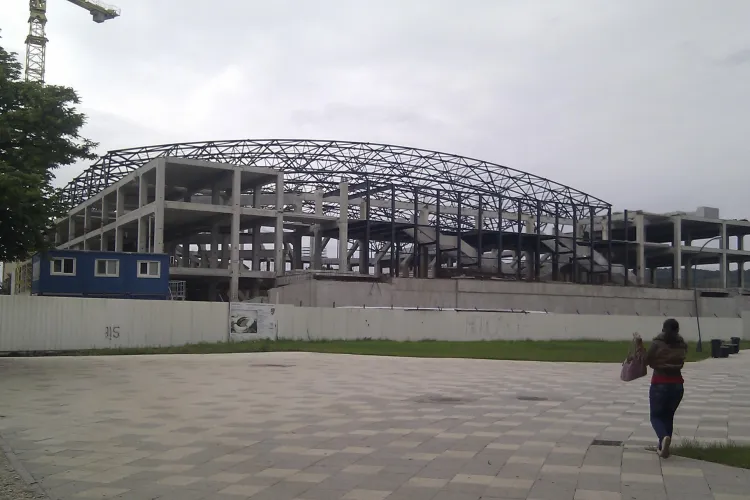 Boc pune acoperiș peste Sala Polivalentă: ”Nu vrem să ajungă muzeu al antichităţilor”