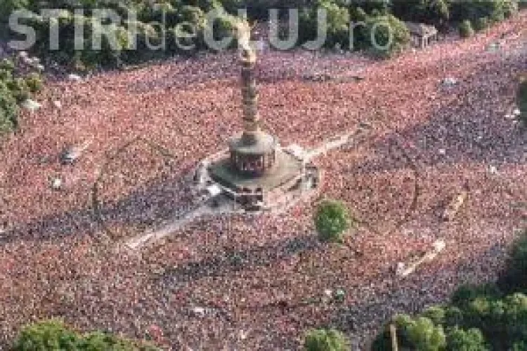 Tragedie la LOVE PARADE : cel putin 19 morti si sute de raniti din cauza imbulzelii. Organizatorii au decis continuarea petrecerii !