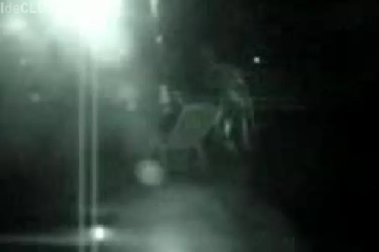 VIDEO - Doi tineri au filmat un extraterestru. E facatura sau nu? Specialistii au ramas pe ganduri