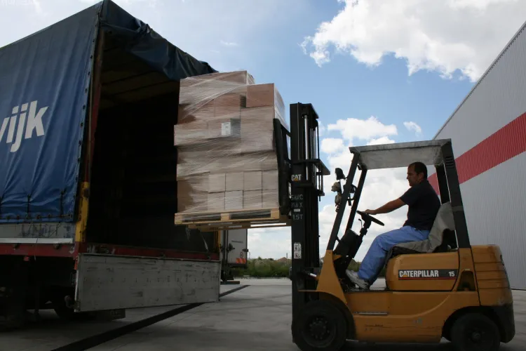 Terapia a donat medicamente de 7 miliarde de lei vechi pentru sinistratii din Moldova si Dobrogea