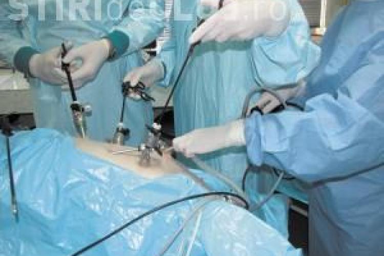 VIDEO - Operatie in premiera europeana la Cluj! O interventie la prostata a putut fi urmarita live in sala de curs cu ochelari 3D la Spitalul Municipal!