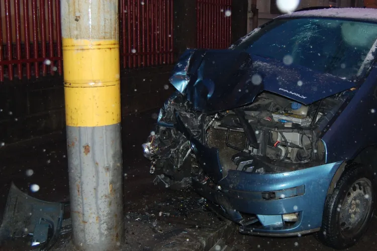 Accident grav in Campia Turzii. O persoana a murit, iar alta este ranita