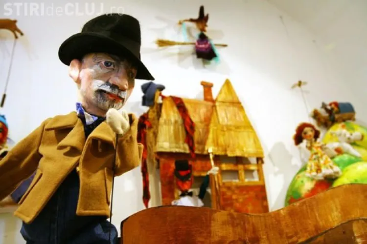 Papusi si afise ale Teatrului Puck, expuse la Muzeul de Arta din Cluj - Galerie FOTO