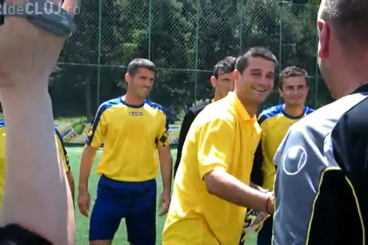 Cristi Chivu s-a fotografiat si a dat autografe fanilor care l-au asaltat la startul turneului de la Baza Unirea - VIDEO si FOTO