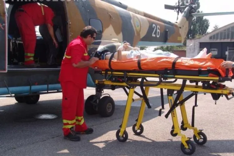 Un copil care s-a aruncat pe geam de la etajul cinci a fost adus de la Timisoara la Cluj pentru operatie - Galerie FOTO -UPDATE