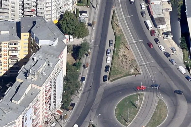 Un tramvai a lovit două mașini pe strada Primăverii din Mănăștur