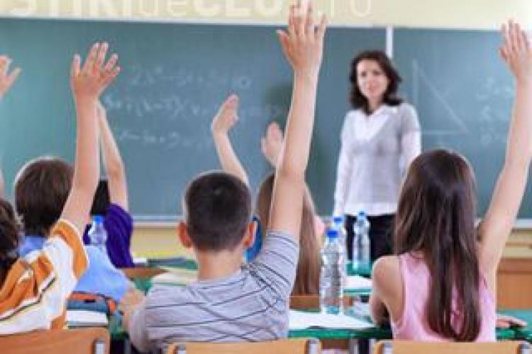 Deputatul Petru Călian le cere miniștrilor Educației și Protecției Sociale plata burselor sociale către elevi în fiecare lună