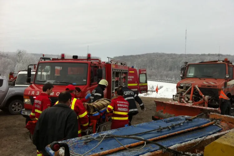Muncitor al firmei DIFERIT, prins sub un utilaj de deszăpezire pe centura Vâlcele - Apahida - FOTO