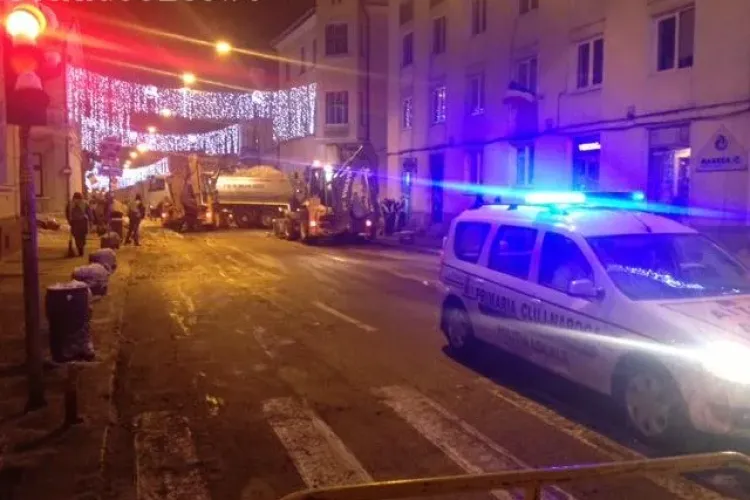 Munții de zăpadă din Cluj-Napoca, mutați non-stop de utilajele Rosal - FOTO și VIDEO