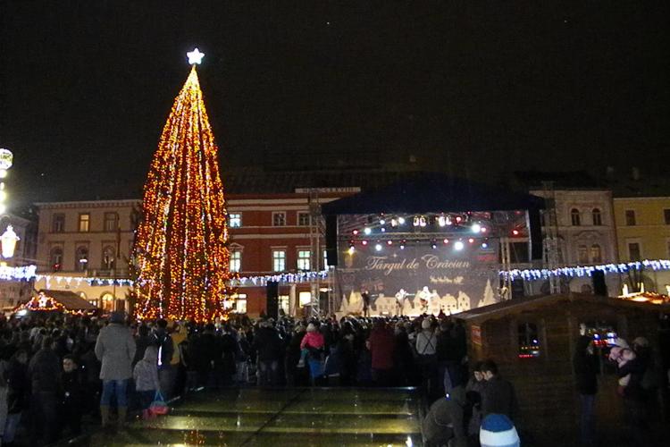 Clujul FEERIC! A fost pornit iluminatul de sărbători - VIDEO și FOTO
