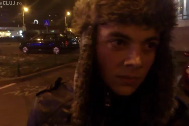 SCANDAL! USL Cluj plătește minori să rupă afișe în Mărăști - VIDEO