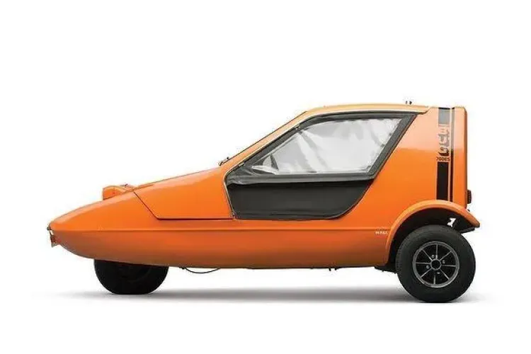 Cele mai mici maşini din lume scoase la licitaţie - FOTO