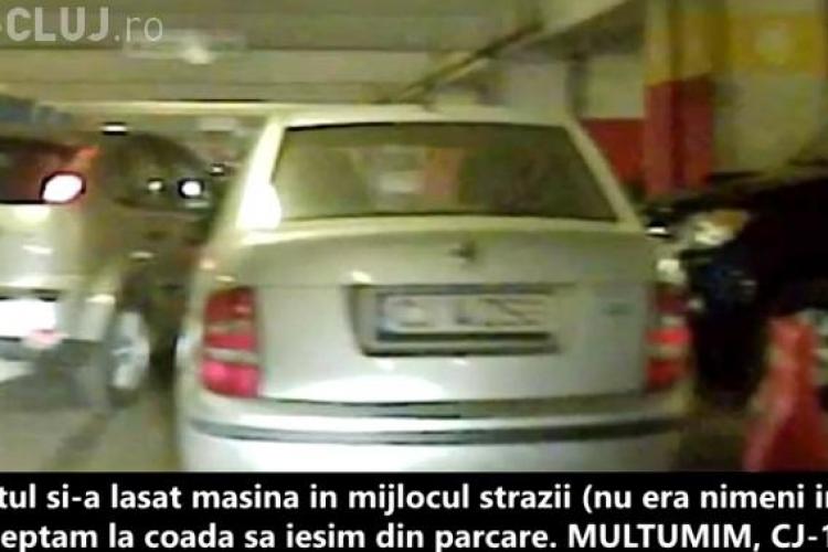 A blocat ieșirea din parcarea Iulius Mall Cluj, după ce a parcat ”în mijlocul drumului” - VIDEO