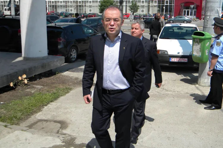 Boc ACUZĂ: Un guvern USL cu 22 de ministere este o ofensă la adresa bunului simţ