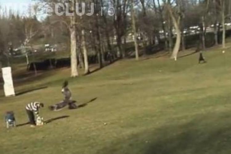 ŞOCANT! Un vultur a încercat să vâneze un copil-VIDEO