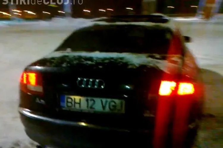 Un bolid Audi A8 face drifturi în parcarea Polus - VIDEO