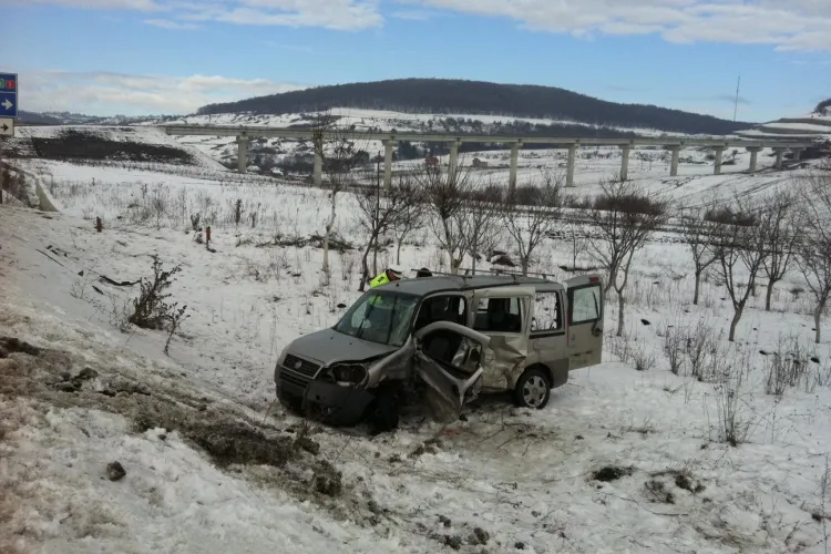Accident grav la Vâlcele! Un șofer a întors în mijlocul drumului și a fost SPULBERAT - VIDEO