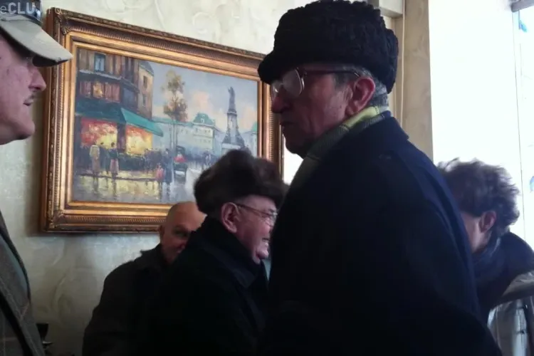 Scandal între scriitorii clujeni la o lansare de carte a poetei Daniela Gîfu - VIDEO