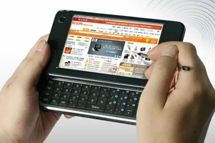 S-a dublat numărul utilizatorilor de internet pe telefon în România