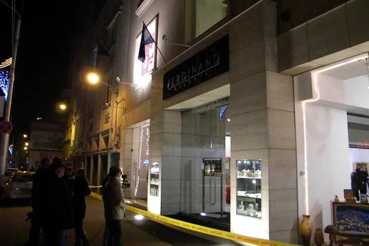 Marius Moga nu a fost eliberat de Tribunalul Cluj. Galeriile Ferdinand sunt în faliment