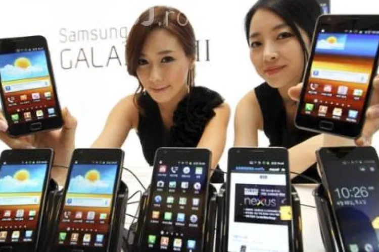 Samsung calcă peste Apple.100 de milioane de Galaxy S vândute mai rapid ca iPhone