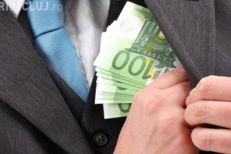 Care ar fi fost salariile românilor în 2013 fără criza economică