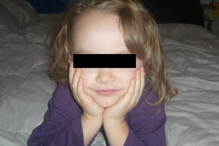 O fetiţă de patru ani a murit la Cluj. MEDICII i-au prescris pentru ENTORSĂ comprese reci. Fetița a făcut SEPTICEMIE