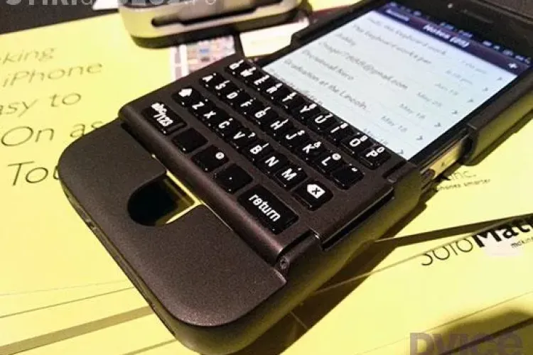 Noul gadget: iPhone-ul cu tastatură. Poate fi un succes?