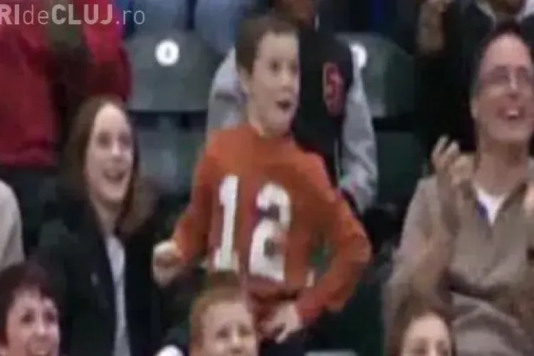 Un puști a dansat la un meci din NBA și a devenit FAIMOS în SUA - VIDEO