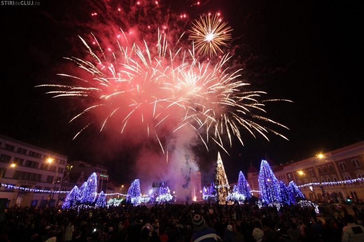 Foc de artificii spectaculos în Piața Avram Iancu cu ocazia Micii Uniri - FOTO