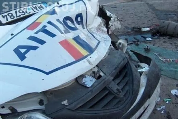 O mașină de poliție s-a răsturnat la Geaca! Cauza: VITEZA 
