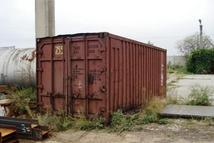Cluj: Arestați pentru că furau containere metalice cu macarau și le vindeau la fier vechi