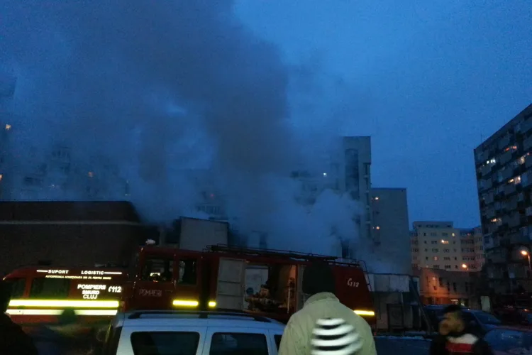 Cum a izbucnit incendiul de la fostul Cinema Dacia, din Mănăștur - FOTO
