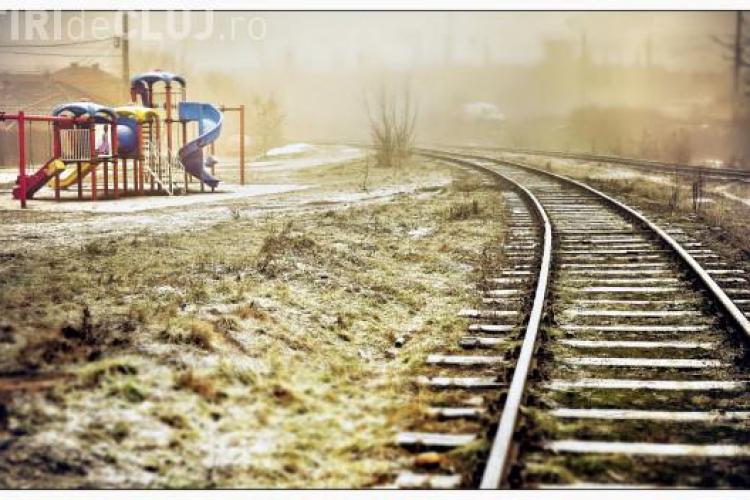 Cum să-ți ucizi copiii în Someșeni! Loc de joacă lângă linia de cale ferată - FOTO care a șocat pe TWITTER