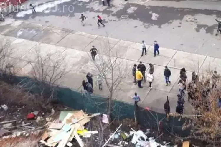 Muzică obscenă, în pauză, la Colegiul Național ”George Barițiu” din Cluj-Napoca: ”Vreau să te văd goală” - VIDEO