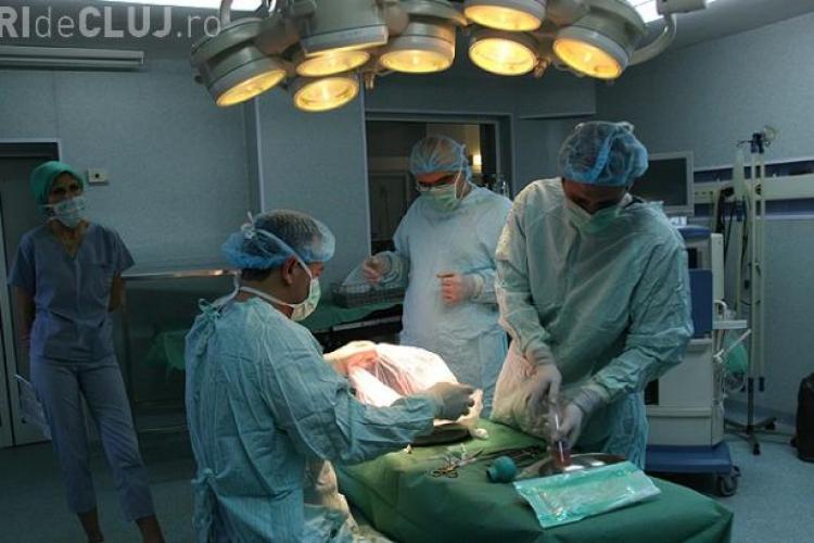 Tumoră de 18 kg, extirpată la Institutul de Transplant Renal din Cluj - VIDEO