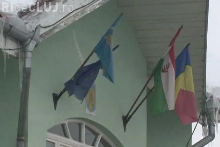 Steagul secuiesc, arborat în Covasna din ordinul președintelui Consiliului Județean