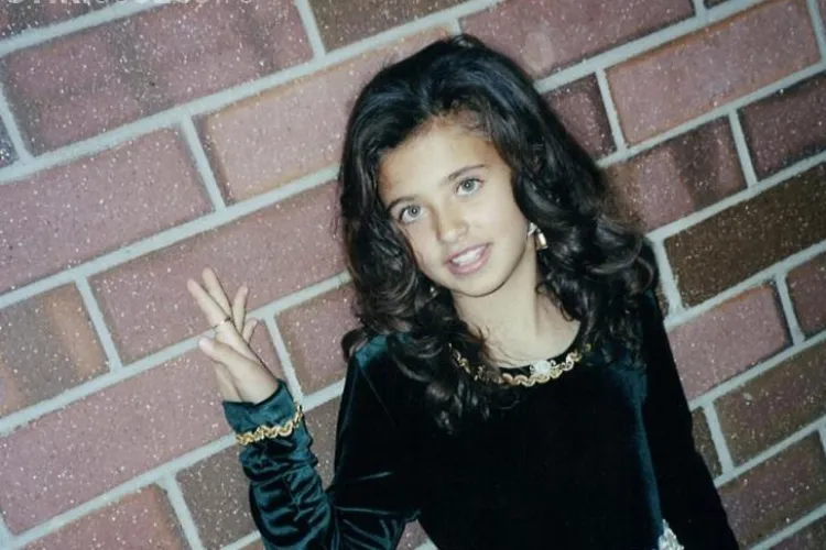 Cum arăta Antonia când era mică - FOTO