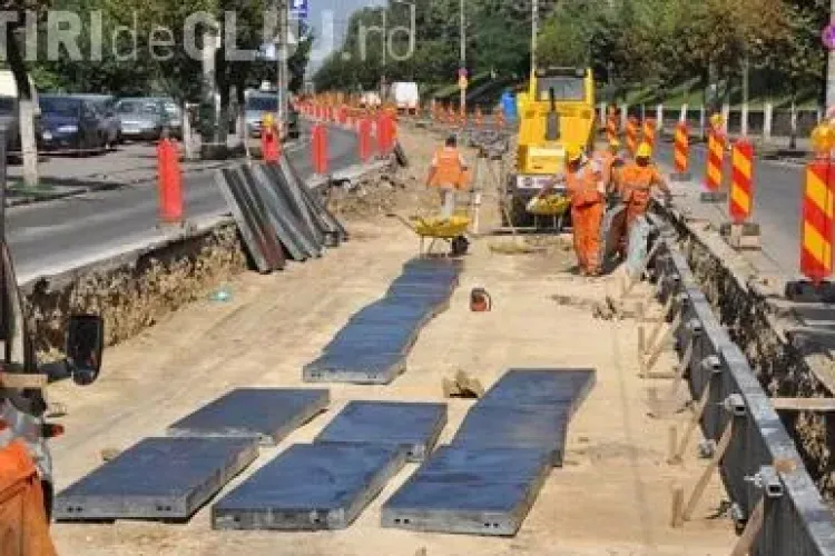 Lucrările la linia de tramvai pe ruta Piaţa Gării - Bulevardul Muncii se reiau