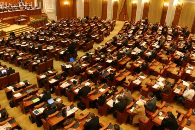 Parlamentarii și-au votat SUPER IMUNITATE 