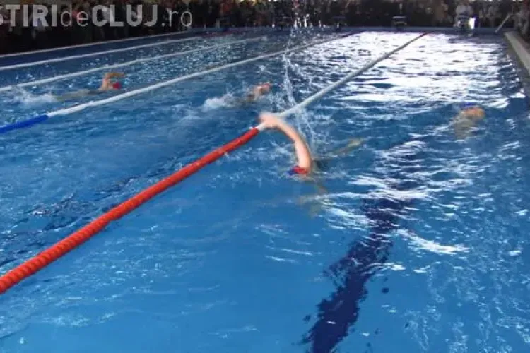 Primul bazin acoperit din Turda a fost inaugurat