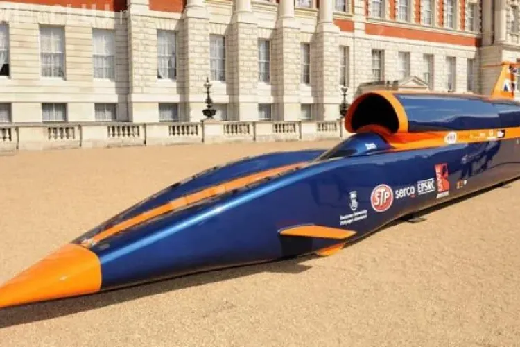 Bloodhound sau maşina care merge cu 1.600 kilometri pe oră