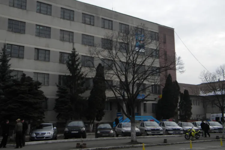 Poliția CLUJ e în EVUL MEDIU. S-a luat curentul la CAZIER și se stă la lumânare. Clienții, trimiși acasă - VIDEO